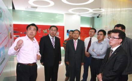 韓國耐克森姜丙中會(huì)長一行來公司訪問